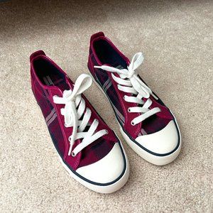 Tommy Hilfiger Shoes : NEW